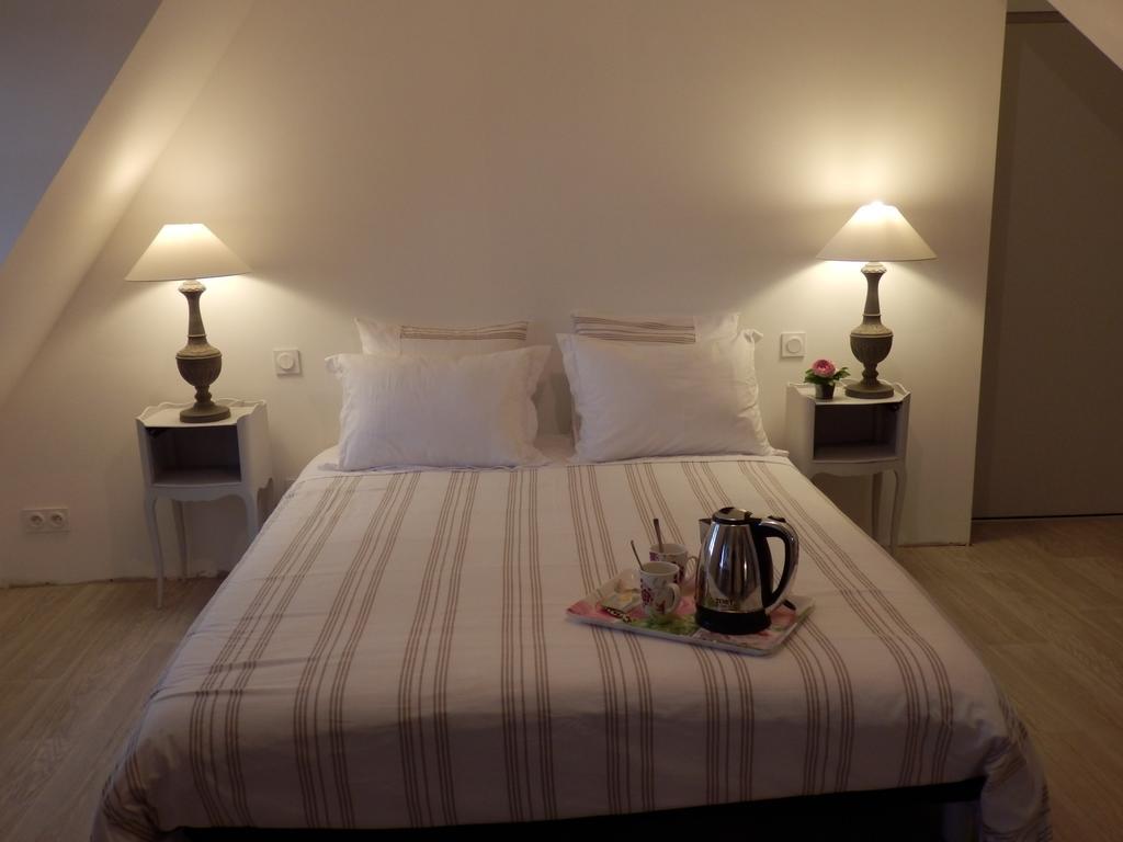 Au Presbytere De Dagmar Erbrée Quarto foto